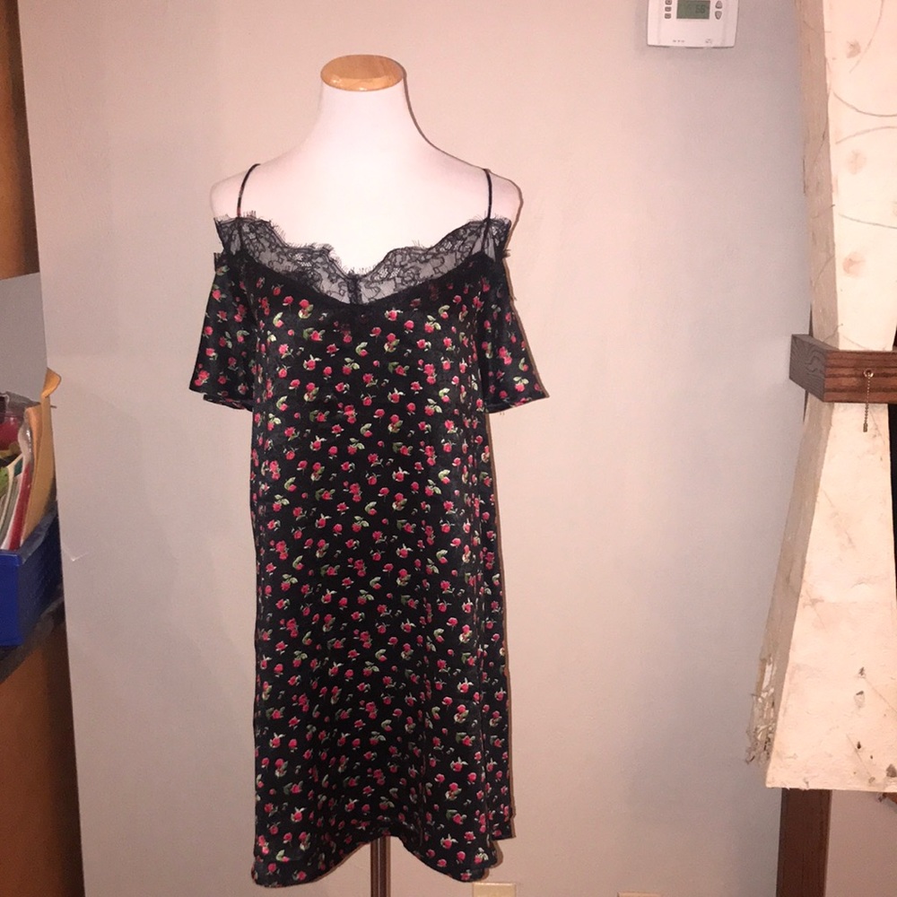 NWT Francesca black dress